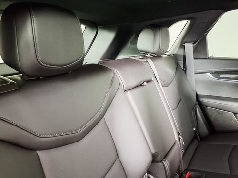 Certified 2021 Cadillac XT5 Premium Luxury image 12