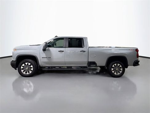 Used 2024 Chevrolet Silverado 2500 Custom w/ Custom Value Package image 10