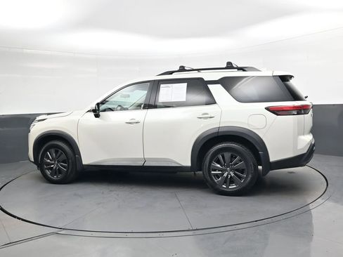 Used 2022 Nissan Pathfinder SV image 7