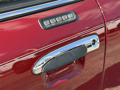 Used 2000 Ford Crown Victoria LX image 33