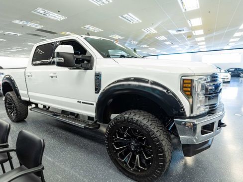 Used 2019 Ford F250 Lariat w/ Lariat Value Package image 5