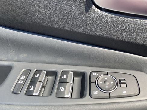 Used 2020 Hyundai Santa Fe Limited image 12