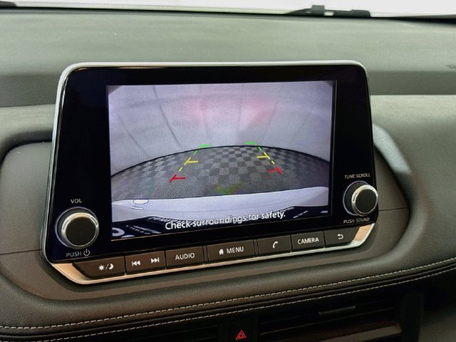 Used 2025 Nissan Rogue S AWD/4WD image 13