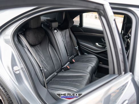 Used 2018 Mercedes-Benz S 560 4MATIC Sedan w/ Premium Package image 18