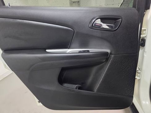 Used 2017 Dodge Journey SXT w/ Premium Group image 22