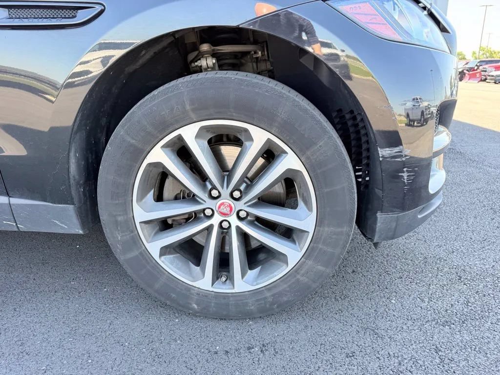 Used 2017 Jaguar F-PACE Prestige AWD/4WD image 10
