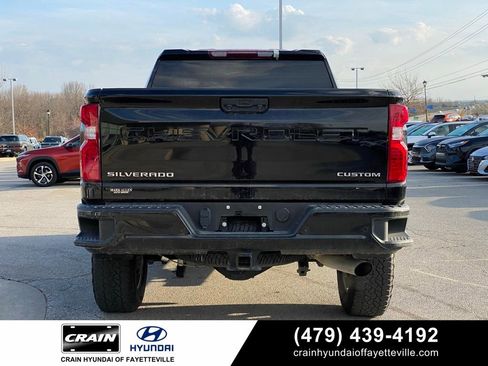 Used 2024 Chevrolet Silverado 2500 Custom w/ Custom Value Package image 6