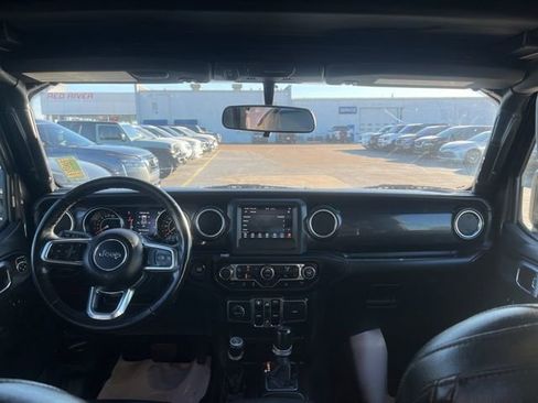 Used 2021 Jeep Wrangler Unlimited Sahara image 9