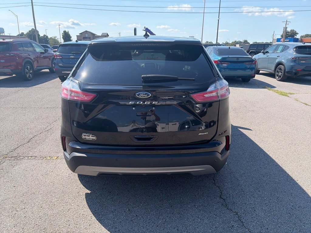 Used 2024 Ford Edge SEL AWD/4WD image 5