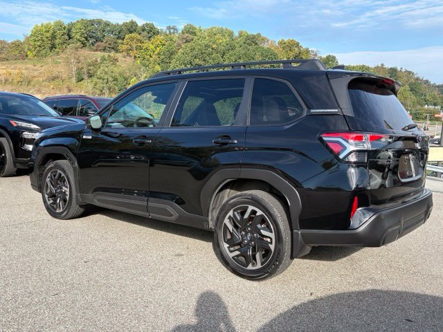 Used 2025 Subaru Forester Limited AWD/4WD image 3