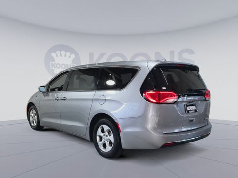 Used 2017 Chrysler Pacifica Touring Plus image 8