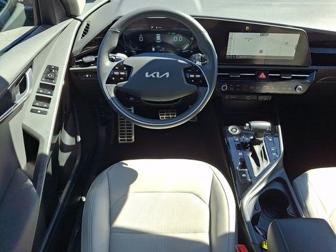 Used 2023 Kia Niro EX Touring FWD image 11