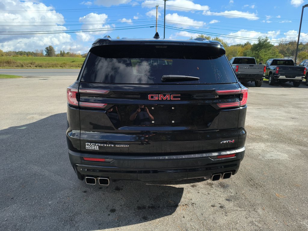 Used 2025 GMC Acadia AT4 w/ Super Cruise Package AWD/4WD image 4