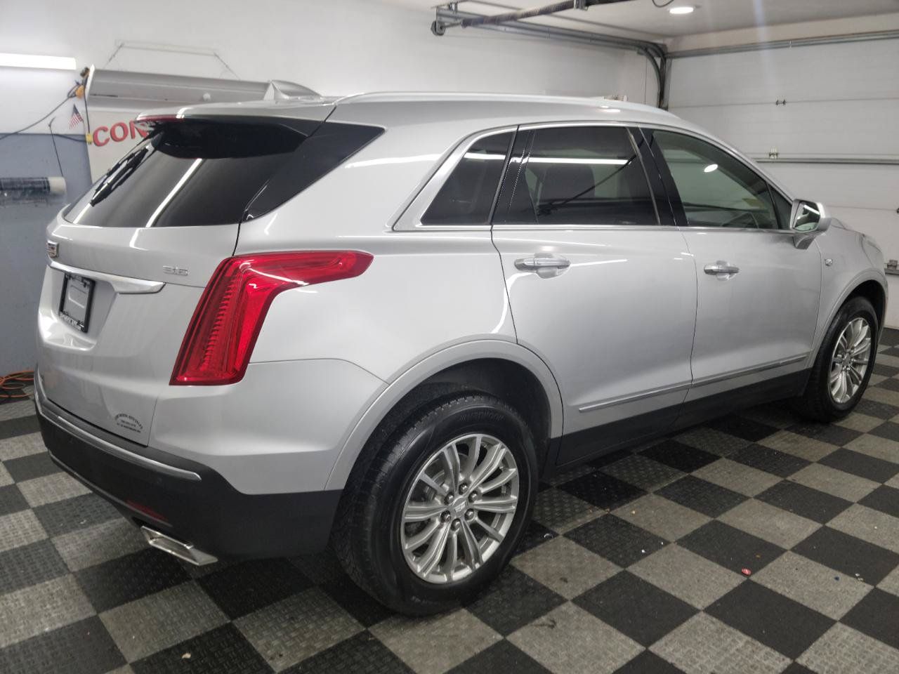Used 2018 Cadillac XT5 Luxury w/ Driver Awareness Package AWD/4WD image 8