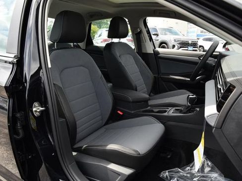 New 2026 Volkswagen Jetta SE FWD image 21