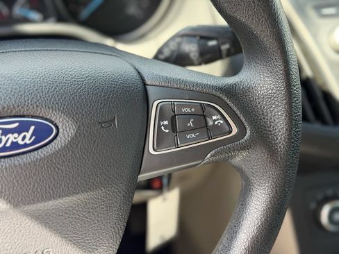 Used 2018 Ford Focus SE FWD image 13