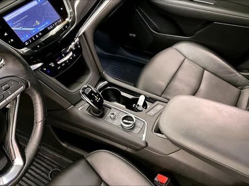 Used 2024 Cadillac XT6 Sport w/ Technology Package image 15