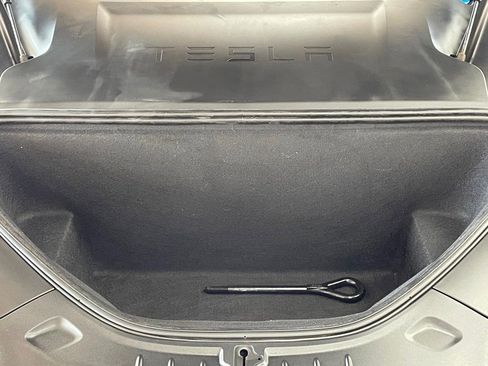 Used 2019 Tesla Model S Standard Range image 44