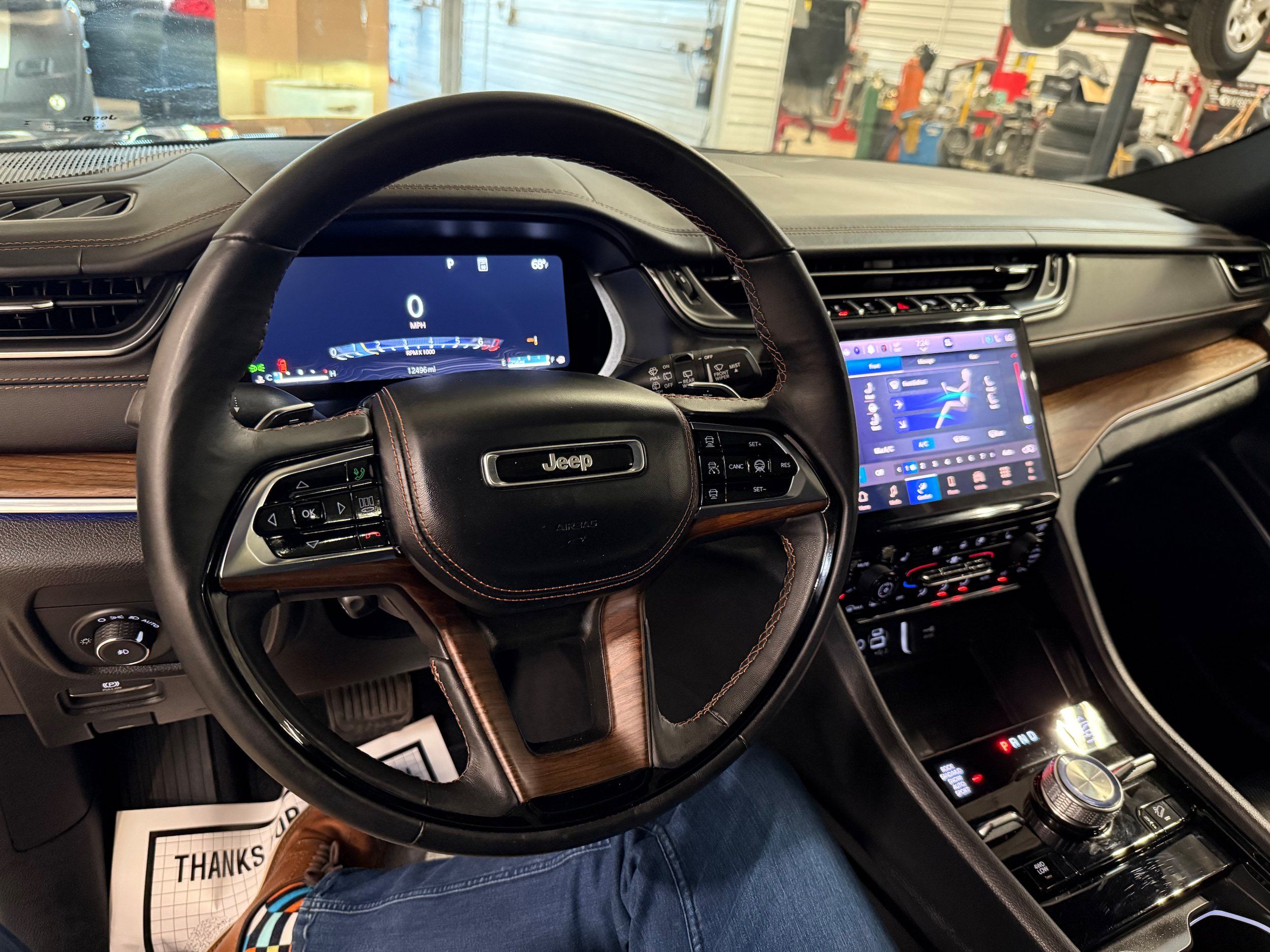 Used 2025 Jeep Grand Cherokee L Summit w/ Luxury Tech Group V AWD/4WD image 58