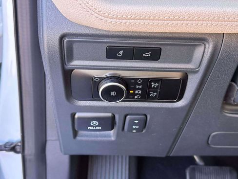 Used 2024 Ford Expedition Limited image 20