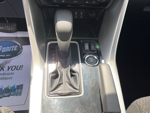 Used 2024 Mitsubishi Eclipse Cross AWD image 19