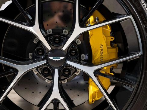 New 2026 Aston Martin DBX 707 image 9