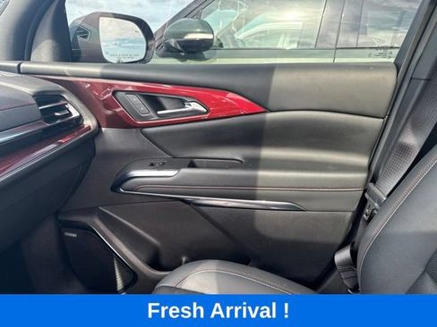 Used 2024 Chevrolet Traverse RS FWD image 13