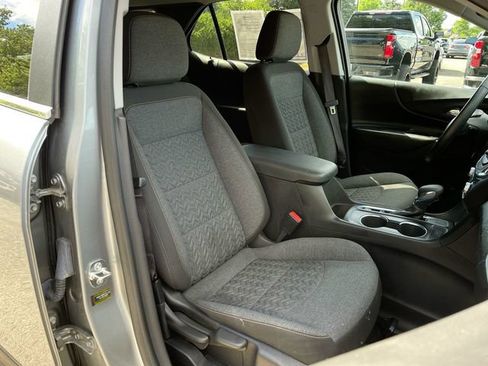 Used 2024 Chevrolet Equinox LT w/ LPO, Floor Liner Package FWD image 27