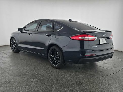 Used 2020 Ford Fusion SE w/ Equipment Group 151A FWD image 9