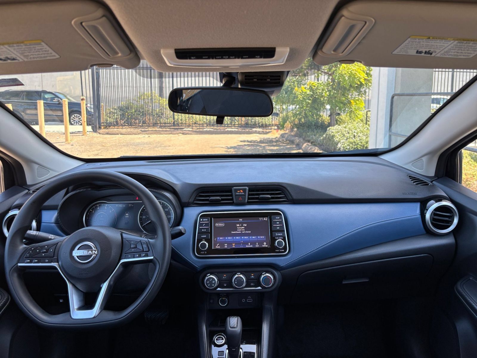 Used 2025 Nissan Versa SV FWD image 30