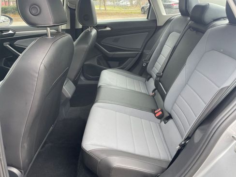 Used 2025 Volkswagen Jetta SE image 25