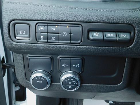 Used 2023 GMC Yukon Denali image 36