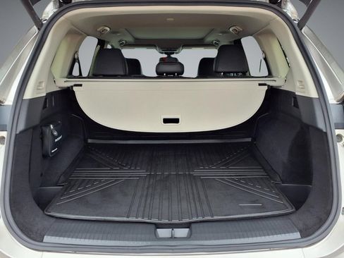 Used 2025 Nissan Rogue Platinum FWD image 12