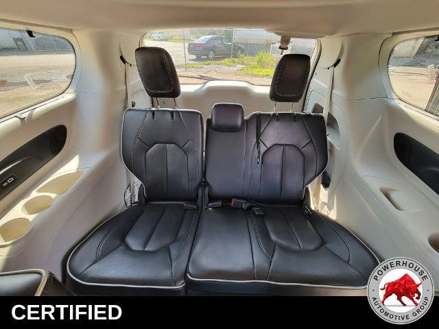 Used 2023 Chrysler Pacifica Limited FWD image 18