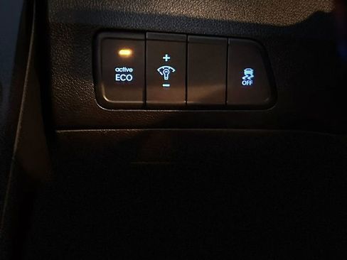 Used 2013 Hyundai Elantra Limited w/ Technology Pkg FWD image 35