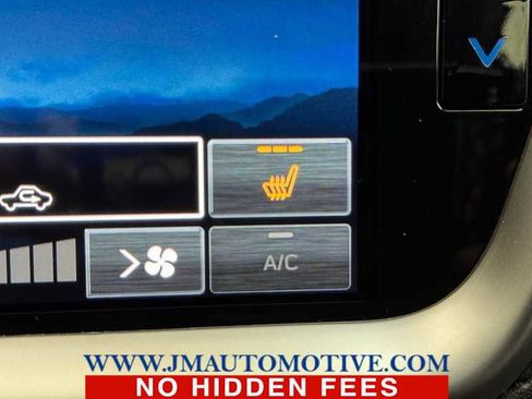 Used 2023 Subaru Outback Limited image 32