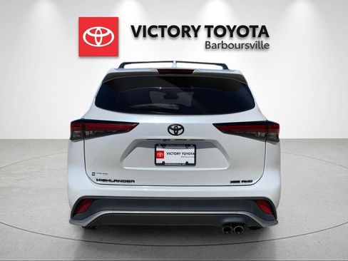 Used 2023 Toyota Highlander XSE AWD/4WD image 4