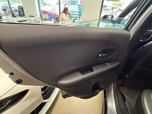 Used 2019 Honda HR-V Sport image 29