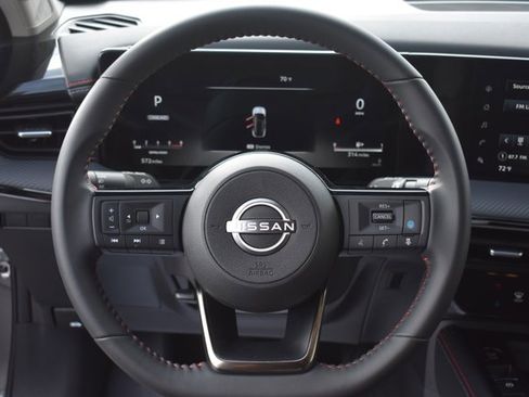Used 2025 Nissan Kicks SR image 19