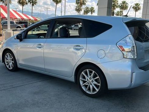 Used 2014 Toyota Prius V Five FWD image 4