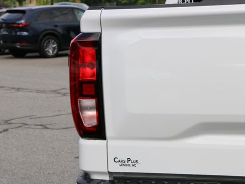 Used 2025 GMC Sierra 1500 Elevation w/ Elevation Premium Package AWD/4WD image 6