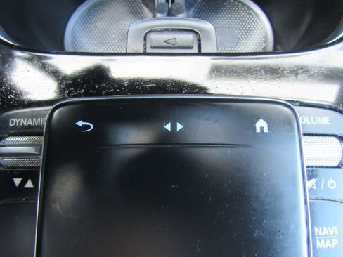 Used 2022 Mercedes-Benz GLB 250 w/ Premium Package Lite image 56