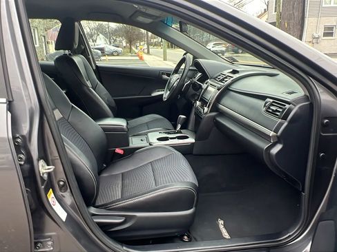 Used 2012 Toyota Camry XLE image 29