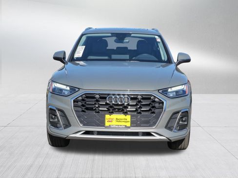Used 2023 Audi Q5 2.0T Premium w/ Convenience Package AWD/4WD image 2