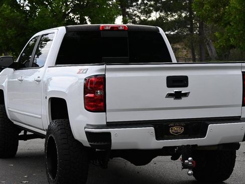 Used 2018 Chevrolet Silverado 1500 LT w/ All Star Edition AWD/4WD image 4