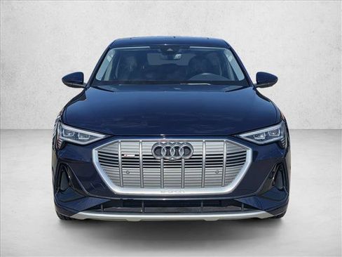 Certified 2022 Audi e-tron Premium Plus w/ Premium Plus Package image 2