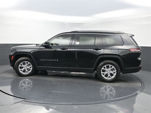 Used 2022 Jeep Grand Cherokee L Limited w/ Luxury Tech Group II image 48