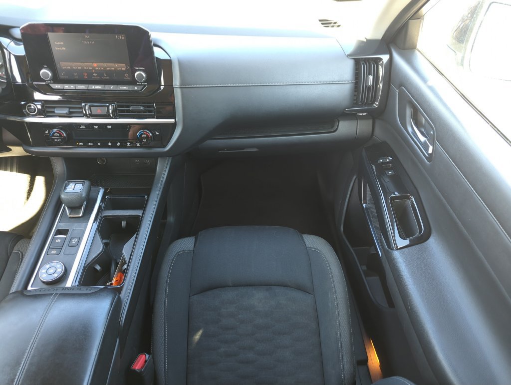 Used 2022 Nissan Pathfinder SV AWD/4WD image 16