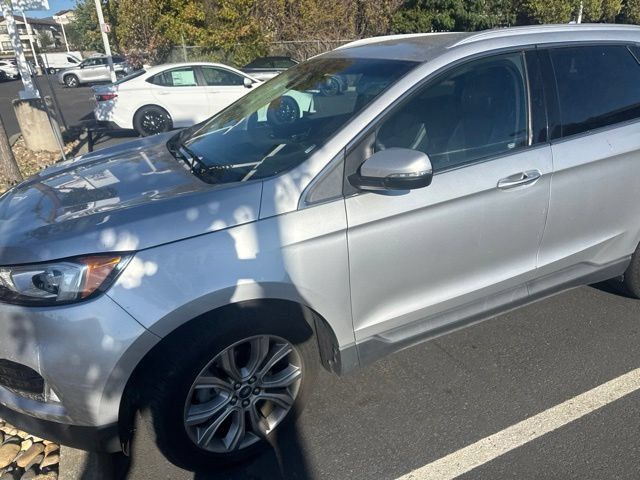 Used 2019 Ford Edge Titanium FWD image 20