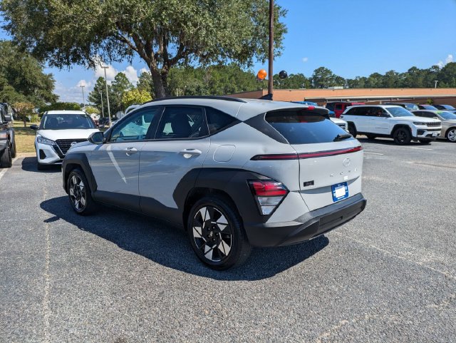 Used 2025 Hyundai Kona SEL FWD image 7